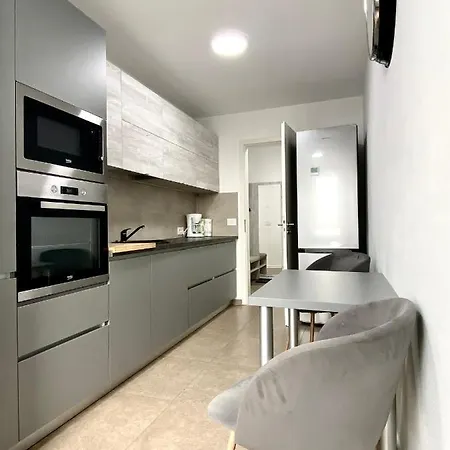 Astoria - Pet Friendly *