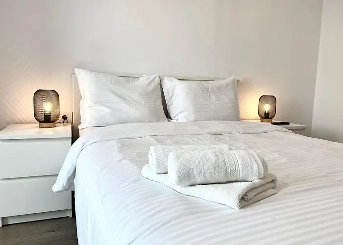 Astoria - Pet Friendly *