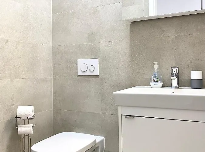 Astoria - Pet Friendly Apartment