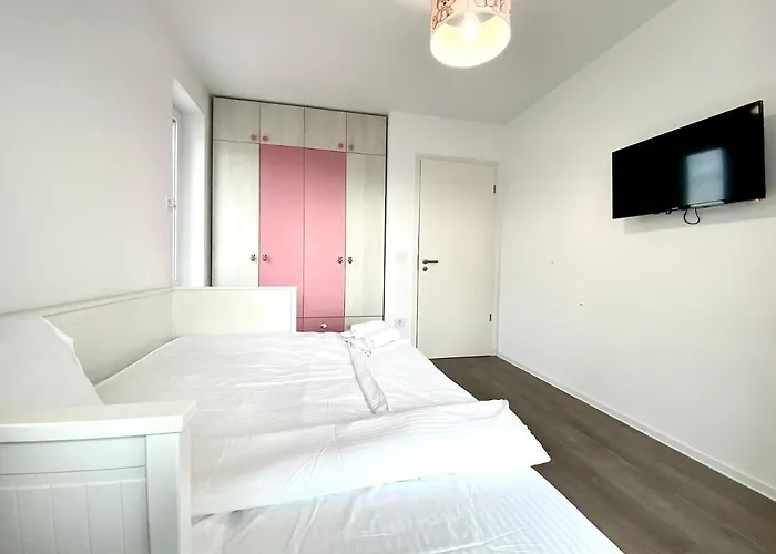 Astoria - Pet Friendly Apartment